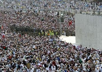 La Mecca, sale bilancio dei morti di caldo: più di 1000 vittime per il pellegrinaggio