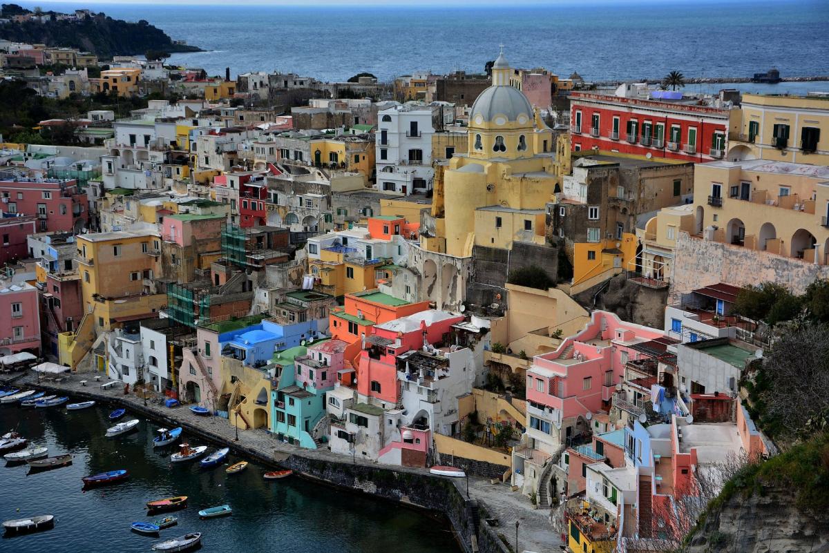 Procida capitale della cultura 2022: “La cultura non isola”