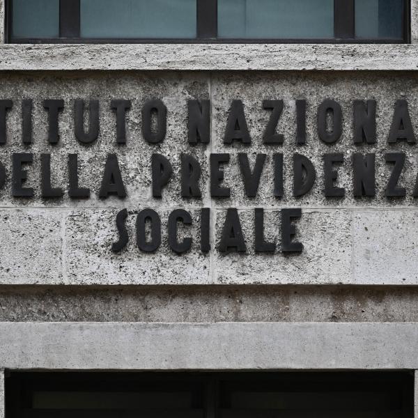 Reperibilità visita fiscale: cosa fare e quando si può uscire di casa senza problemi