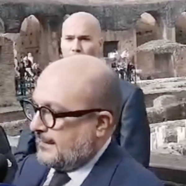 Ministro Sangiuliano al Colosseo per Pasqua 2024: “Aprire musei e parchi archeologici per le feste dimostra la passione nazionale per l’arte” | VIDEO