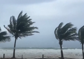 Caraibi, il ciclone Beryl si sposta da Grenadine verso Cuba: si alza il livello di allerta | VIDEO E FOTO