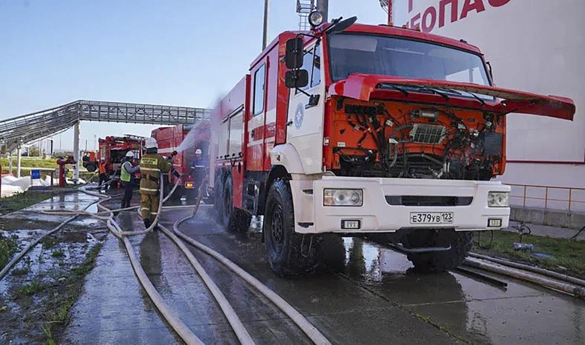 Oristano-Santa Giusta, incendio nel porto industriale: fiamme in un…