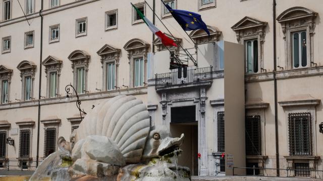 Ecco perché il Governo vuole aumentare gli stipendi dei ministri