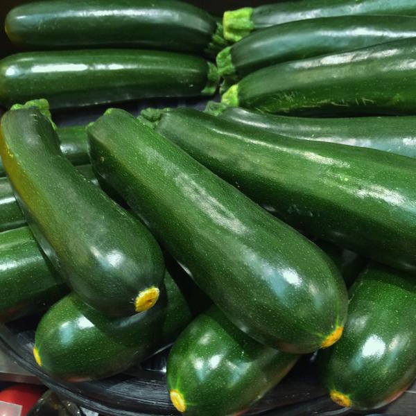 Zucchine sott’olio: ricetta della nonna per gustarle fuori stagione