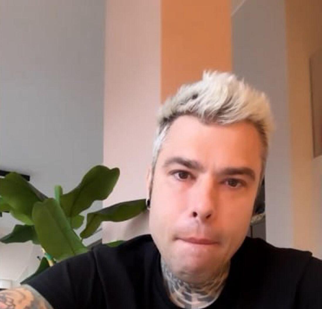 Fedez soffre di balbuzie, la rivelazione sui social: “E’ un problema che ho da tempo”