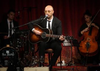 Vinitaly 2023, Joe Bastianich canta Bella Ciao con Attilio Scienza