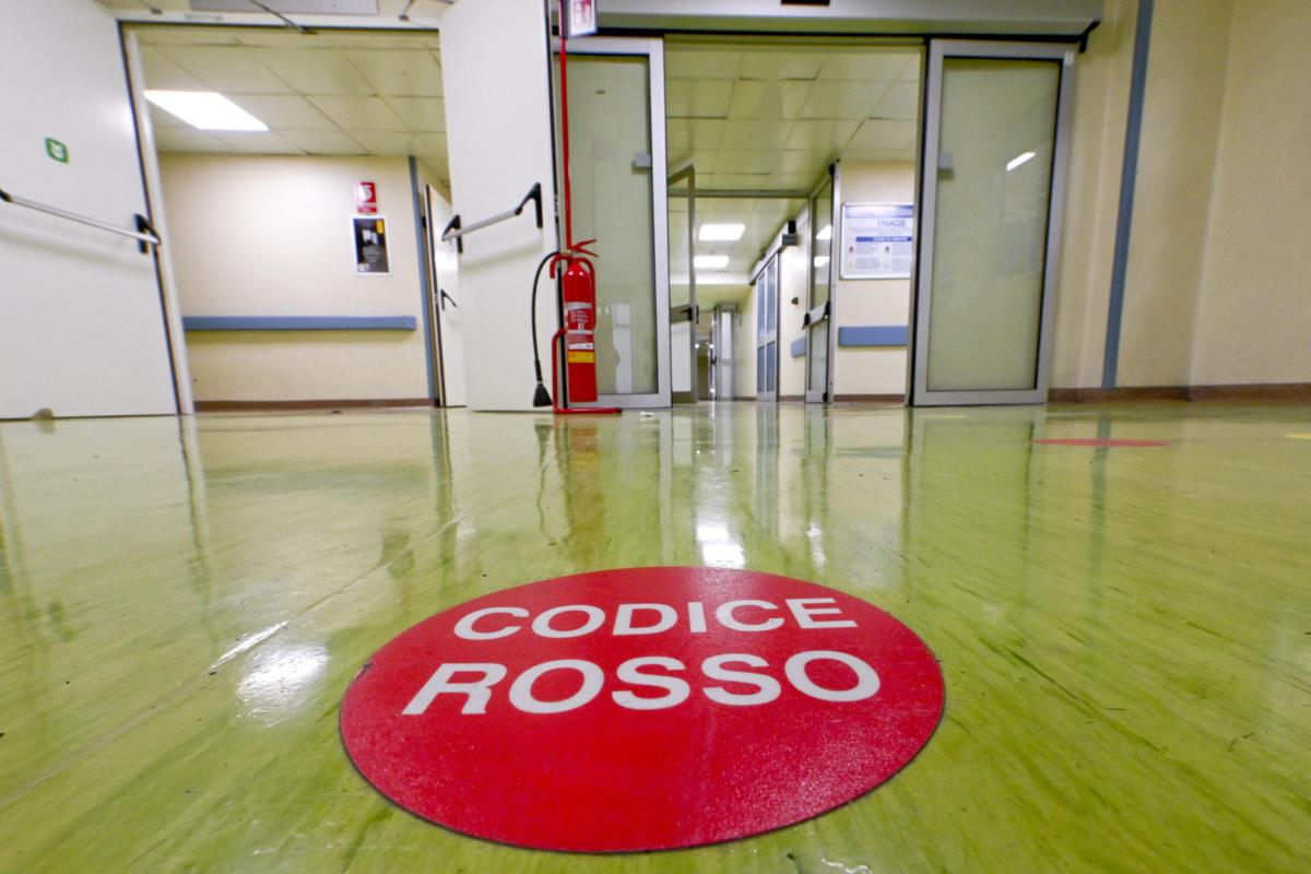 Tivoli, un’altra aggressione in un pronto soccorso: una donna spacc…