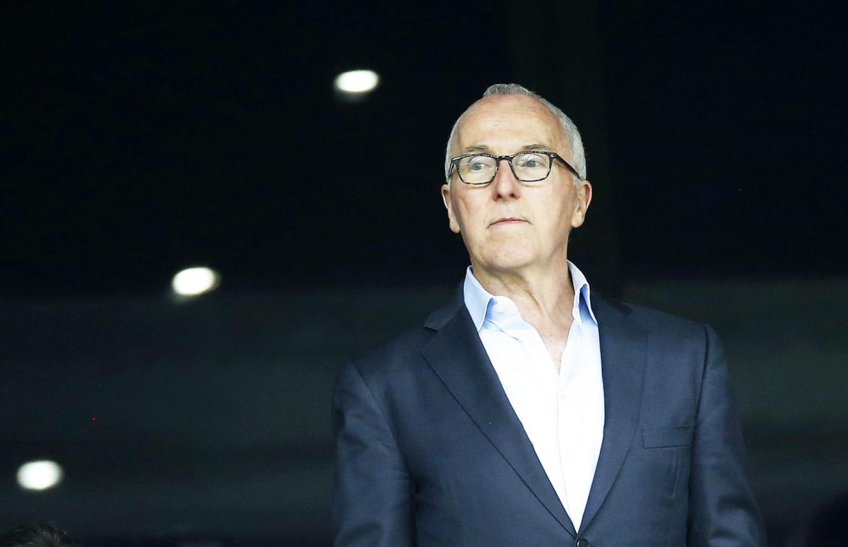 Chi è Frank McCourt, l’imprenditore miliardario statunitense che punta ad acquistare TikTok