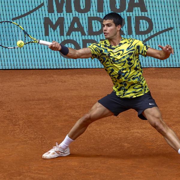 ATP Madrid 2023, Alcaraz in semifinale sfiderà Coric. E poi promette: “Voglio giocare a Roma”