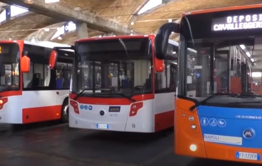 Sciopero dei mezzi del trasporto pubblico a Napoli oggi 18 settembre 2023: orari e fasce di garanzia bus, metro , funicolari Anm e Circumvesuviana