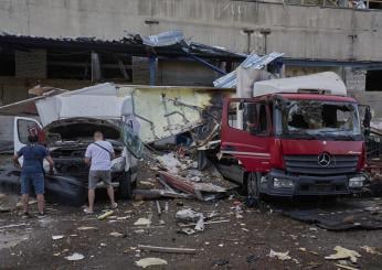 Guerra in Ucraina, Zelensky: “La Nato non è pronta ad accoglierci”. Missili russi su Dnipro, 7 feriti 