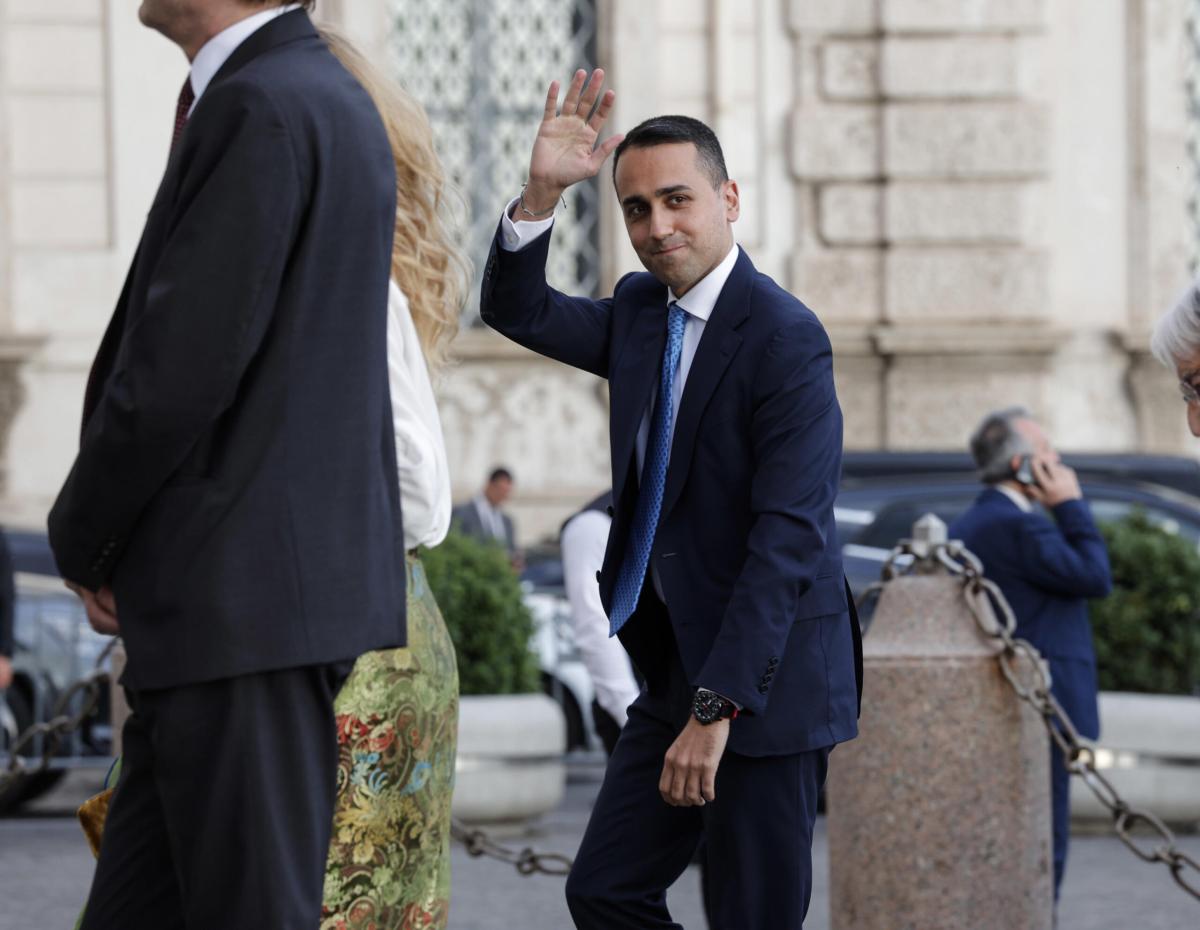 Luigi Di Maio diventa papà a settembre: aspetta un maschio dalla compagna Alessia D’Alessandro