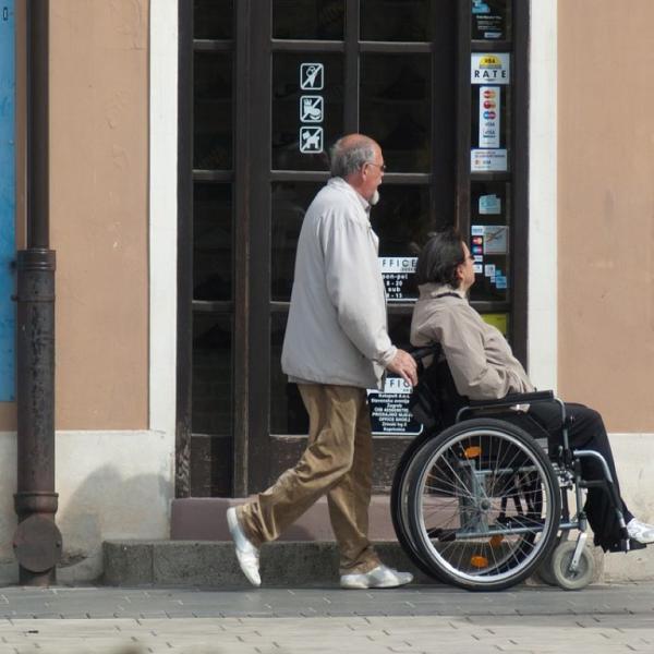 Per chi assiste un disabile con legge 104 accesso anticipato alla pensione, ecco come