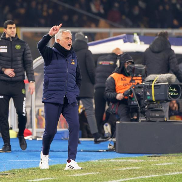 Lecce Roma, Mourinho: “Forse manca il secondo giallo su Strefezza, ma Aureliano ha fatto del suo meglio”