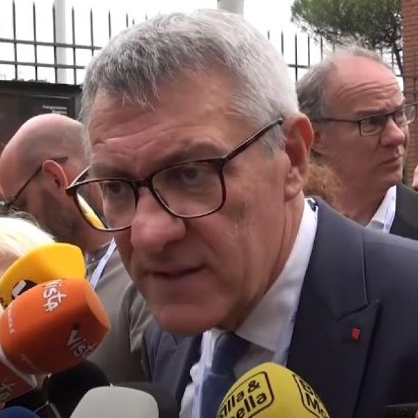 Assemblea Confindustria, inciucio tra imprese e governo? Landini attacca: “Lavoratori stanchi di fare il bancomat” | VIDEO