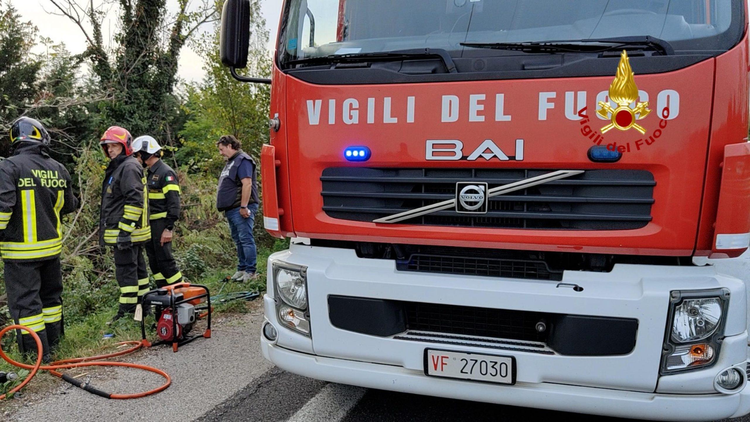 Incidente Collesano: due operai della forestale con l’auto in una scarpata