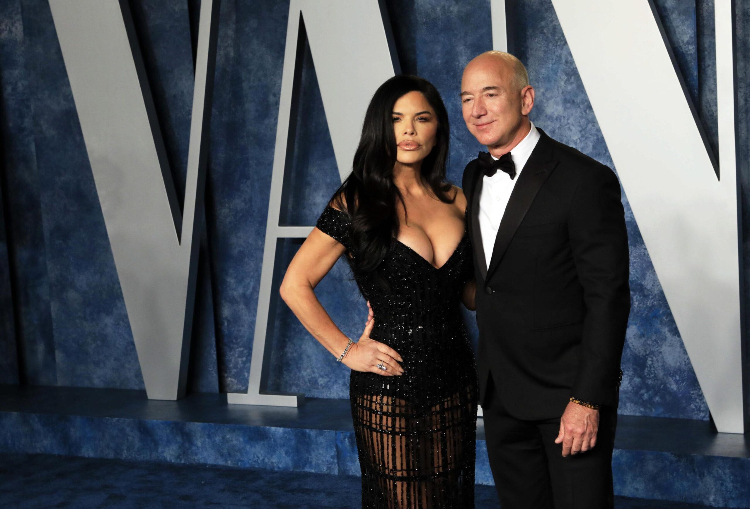 Jeff Bezos prossimo al matrimonio. Il patron di Amazon sposa Lauren Sanchez