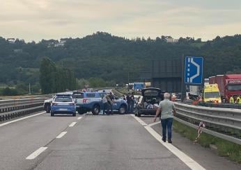 Novara, incendio sulla tangenziale provocato da un’autocisterna