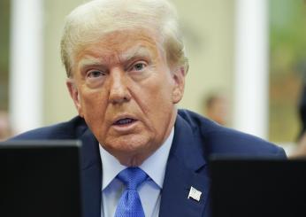 Usa, Trump-show in tribunale durante il processo per frode finanziaria. Il giudice lo ferma: “Questo non è un comizio”