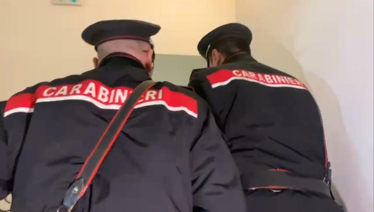 Napoli, traffico di droga e faide tra clan: 11 arresti