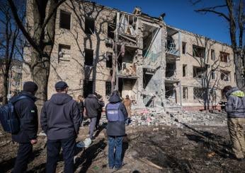 Bombardamenti russi su una scuola a Kramatorsk in Ucraina e a Zapor…