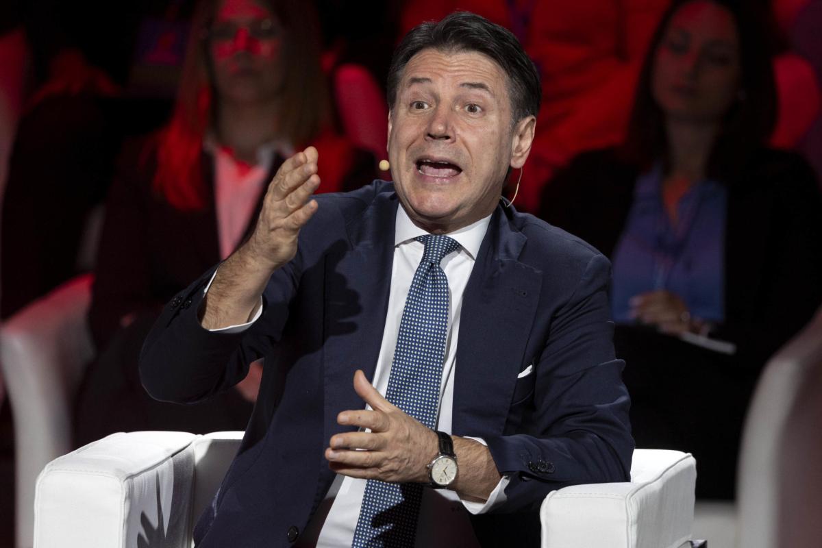 Conte: “Per Halloween si sono travestiti da governo delle tasse”