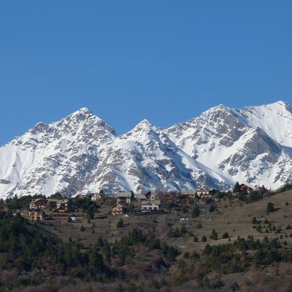 La Francia chiude una stazione sciistica a Seyne les Alpes: effetto della crisi climatica sulle Alpi