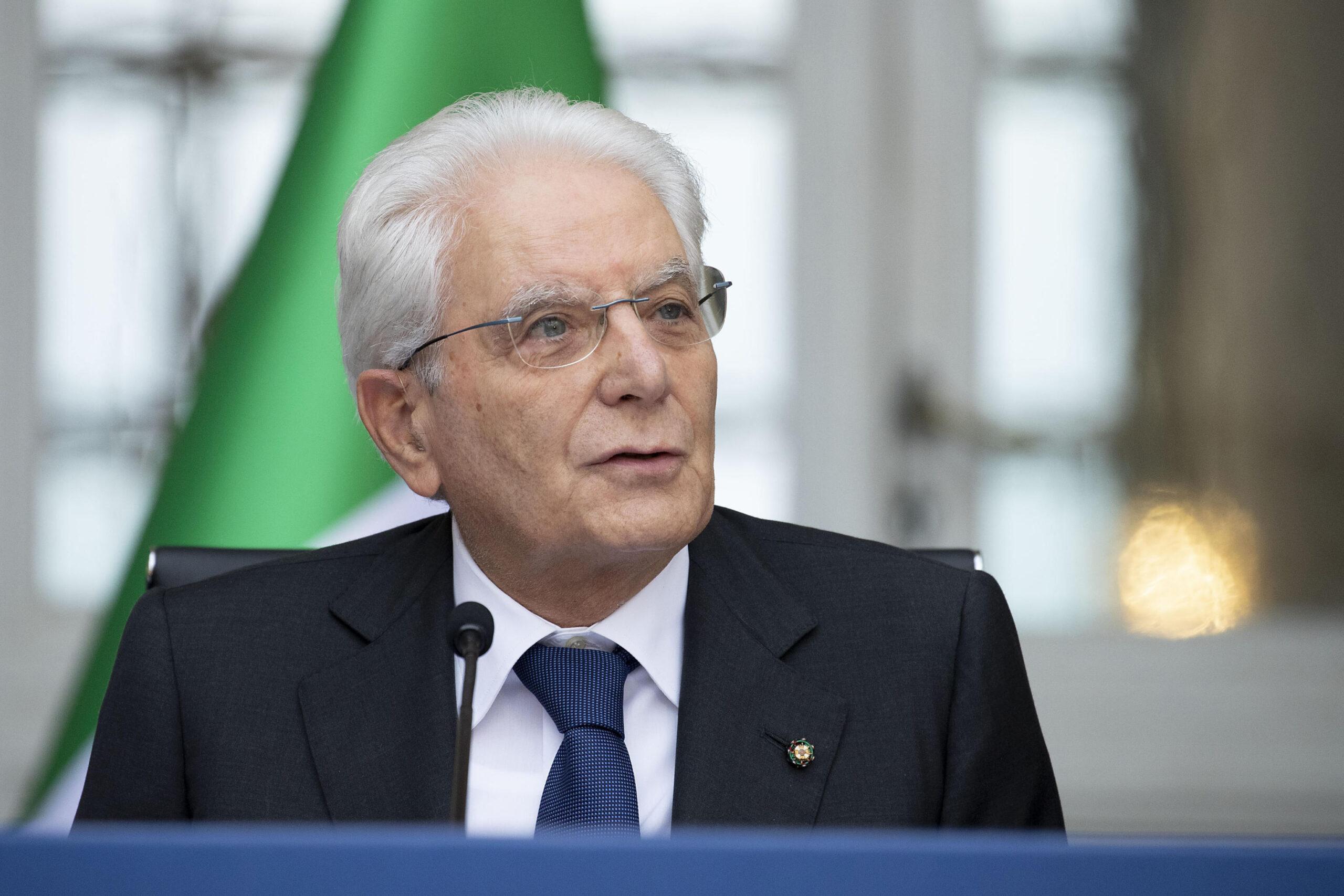 Mattarella al Forum di Cernobbio: “Pace e sicurezza passano attraverso l’Ue”. Zelensky: “Sostegno Italia fondamentale”