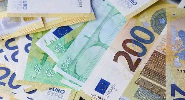 Se guadagno 2.200 euro al mese quanto prenderò di pensione? Vecchiaia e anticipata