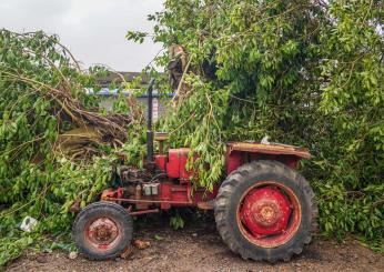 Roma, incidente sul lavoro dopo che si ribalta il trattore: agricol…