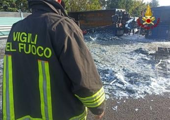 Brindisi, incendio dopo un’esplosione allo stabilimento petrolchimi…