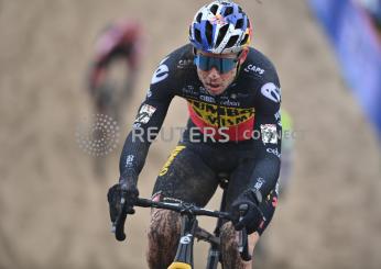 Ciclismo, Van Aert e Dumoulin chiedono nuove regole sul Covid