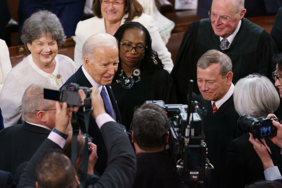 Biden, discorso al Congresso Usa sullo Stato dell’Unione: “Trump minaccia la democrazia”