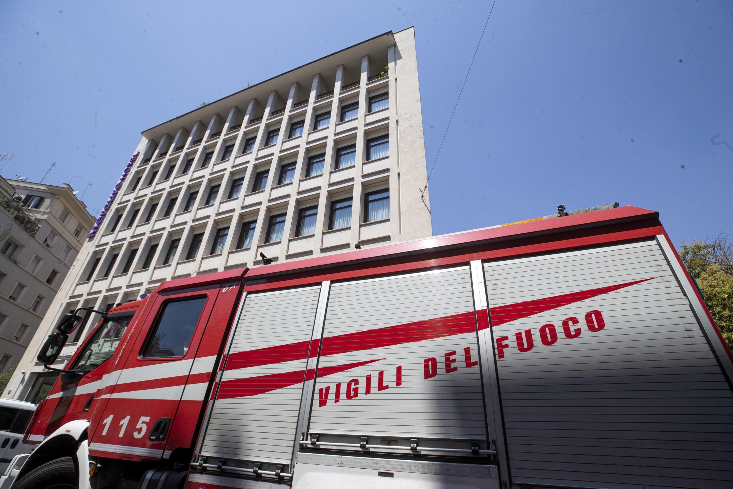 Roma, esplode caldaia condominiale in via della Lega Lombarda: danni a palazzina, nessun ferito