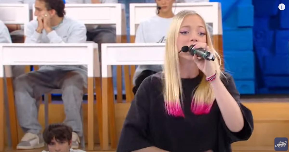 Chi è Alena Casarino: età e canzoni della cantante di “Amici 24”