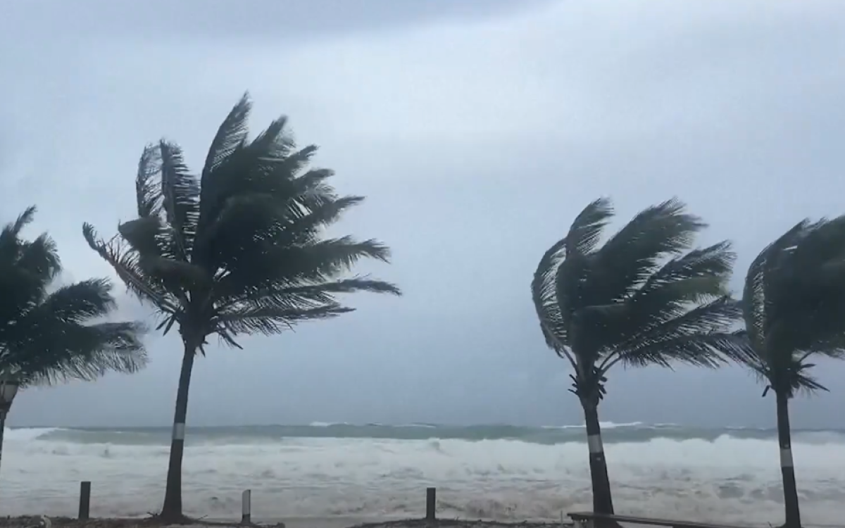 Caraibi, il ciclone Beryl si sposta da Grenadine verso Cuba: si alza il livello di allerta | VIDEO E FOTO