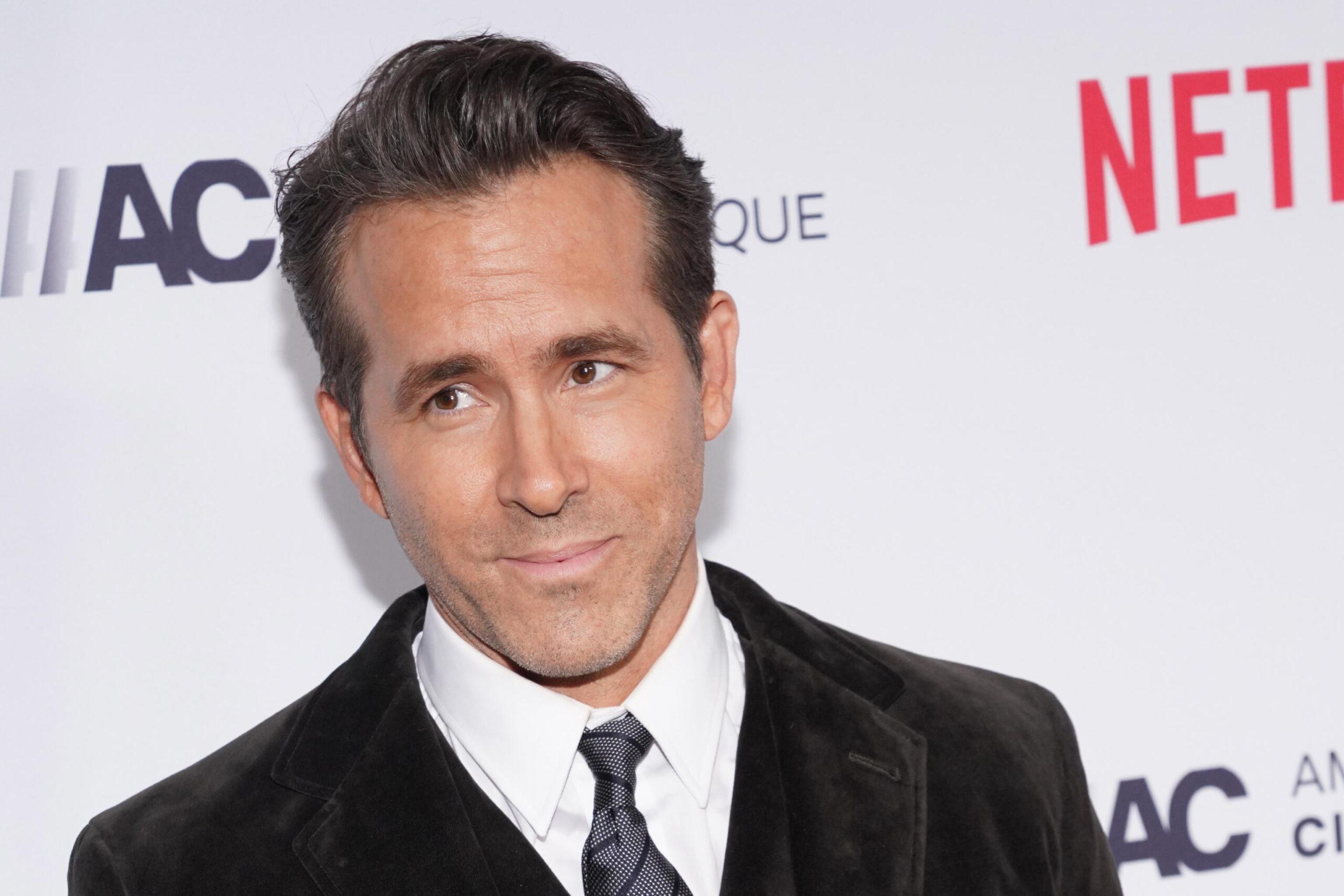 Ryan Reynolds sarà attore e produttore di un nuovo film intitolato Boy Band