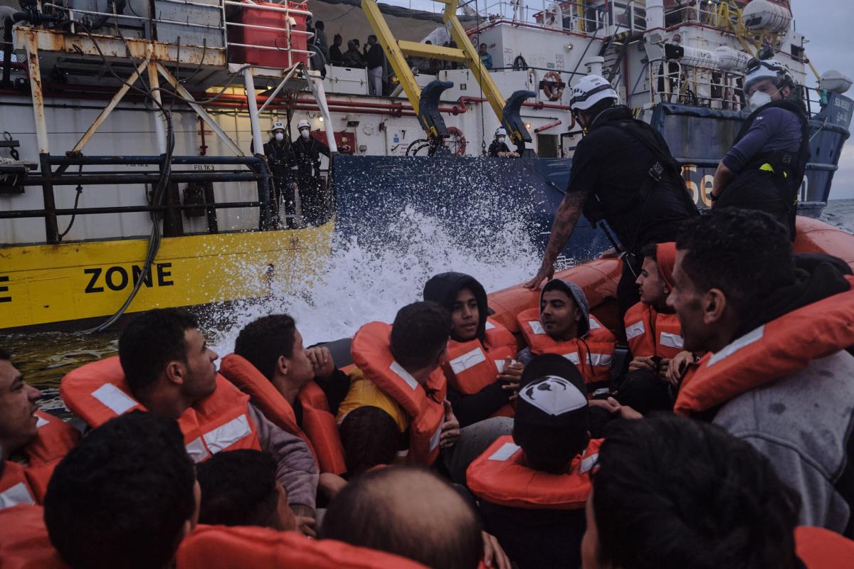 Migranti, Sea Watch: “Soccorse 39 persone sbarcate a Lampedusa nell…