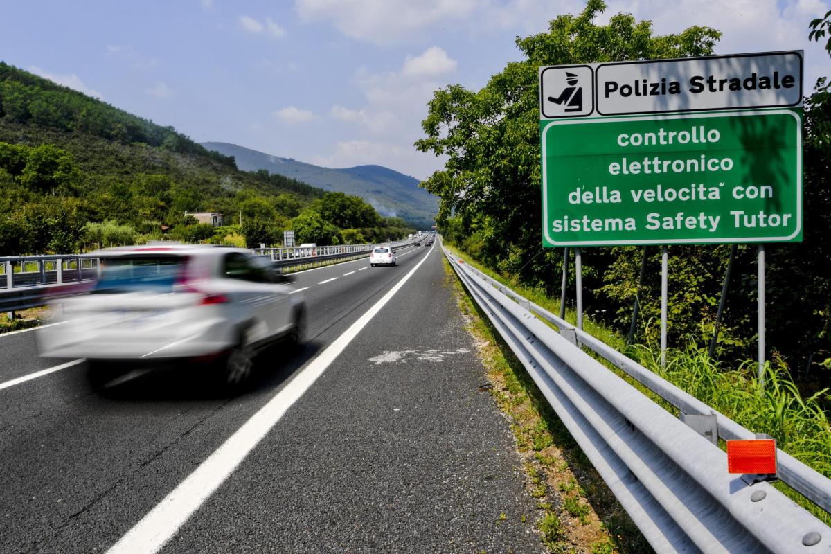 Avellino, incidente sulla SP91 all’altezza di Andretta: scontro tra due autobus che trasportavano studenti, cinque feriti