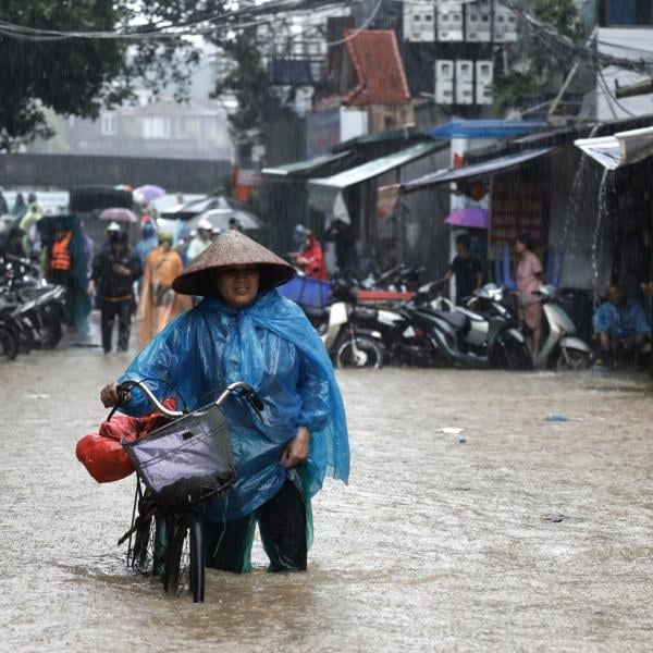 Il tifone Yagi devasta il Vietnam: almeno 155 morti. Migliaia di persone evacuate a Hanoi