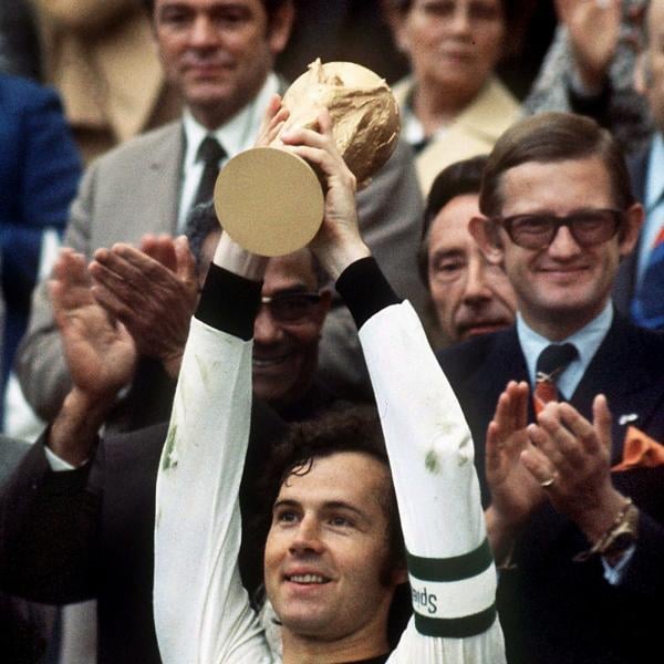 La morte di Kaiser Franz Beckenbauer, una carriera condensata in tre partite iconiche tra 1970, 1974 e 1990