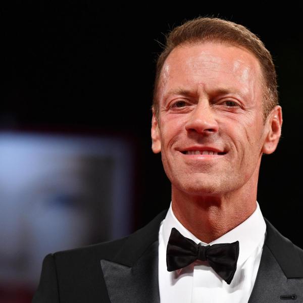 Rocco Siffredi contro Fedez: “Un sinistroide arricchito che va a sbafo ovunque”