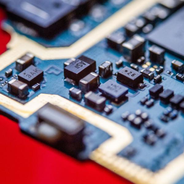 Europa, dall’Olanda limitazioni sulle esportazioni di chip elettronici verso la Cina