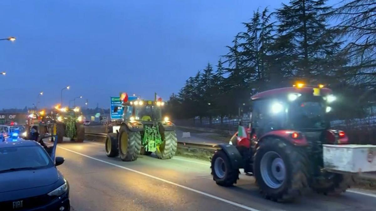 Protesta degli agricoltori, in arrivo il corteo dei trattori a Roma: attesi circa duemila mezzi