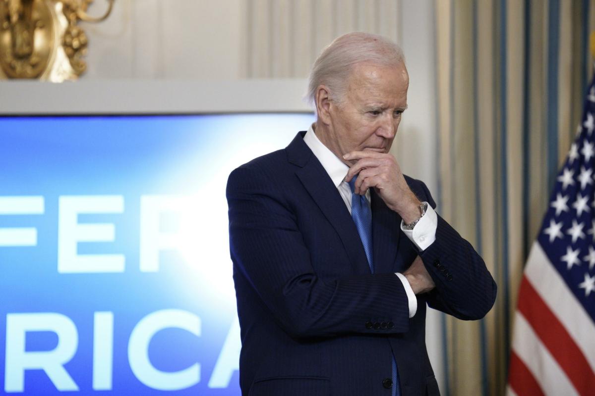 Presidenziali Usa 2024, Trump in vantaggio nei sondaggi: Biden è “troppo vecchio”