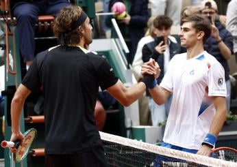 Roland Garros 2024, Arnaldi dura un set e mezzo: vince Tsitsipas