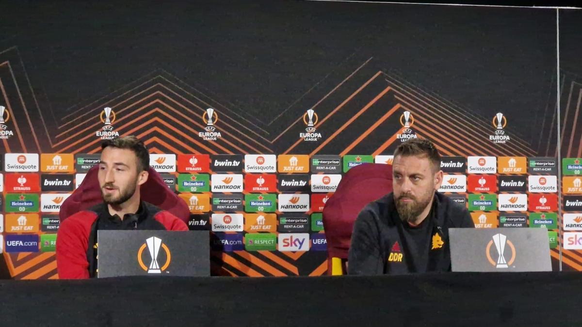 Roma – Feyenoord conferenza stampa De Rossi: “Dobbiamo passare con o senza i gol di Lukaku e Dybala”, Cristante “Suo arrivo decisione giusta”  | VIDEO