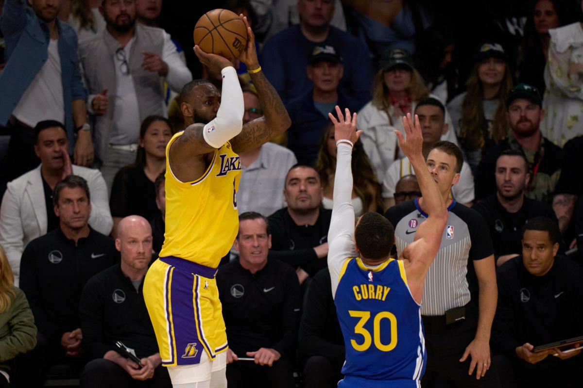 NBA, LeBron James insieme a Steph Curry agli Warriors? Il clamoroso retroscena di ESPN