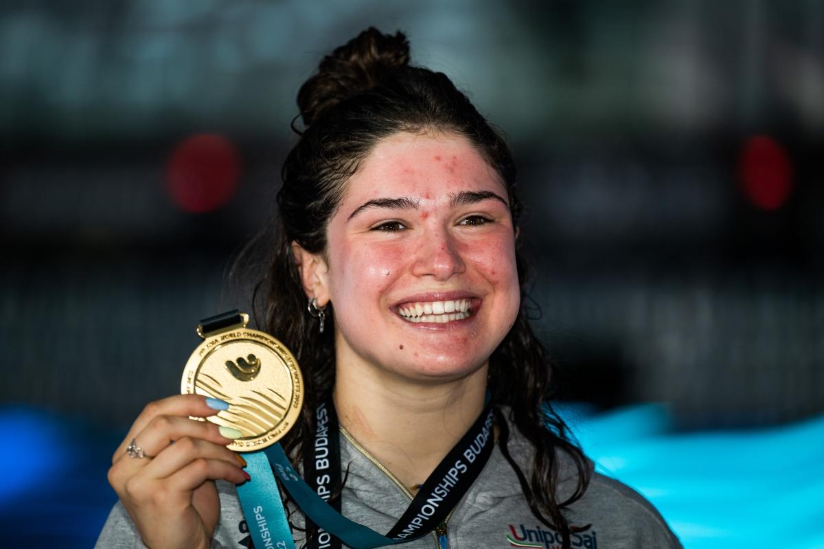 Mondiali di nuoto, tripudio italiano: oro per Ceccon e Pilato