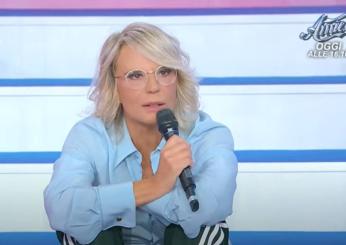 Uomini e Donne, Maria De Filippi rimprovera Tina Cipollari: “Hai un problema”